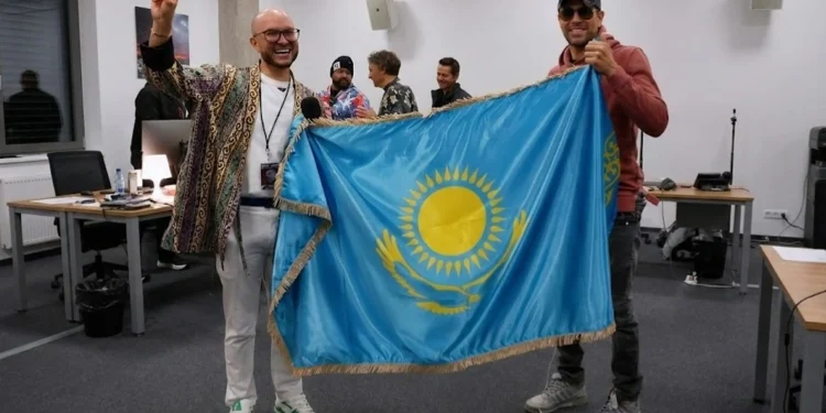 Энрике Иглесиас «Алға, Қазақстан!», — деп жанкүйерлерін қуантты