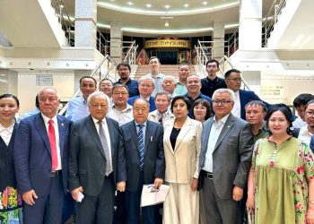 Нобель сыйлығының лауреаты Мо Ян Қазақстанға келді