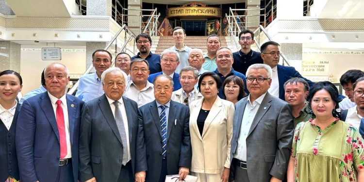 Нобель сыйлығының лауреаты Мо Ян Қазақстанға келді