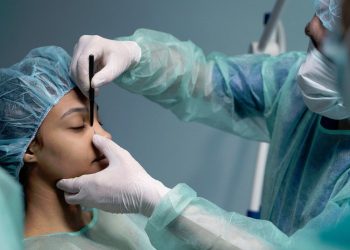 ДСМ пластикалық ота жасайтын клиникаларды қатаң тексеруге кіріседі