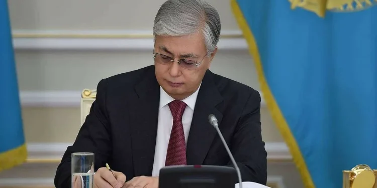 Президент қол қойған заң: Мәслихаттардың өкілеттігі кеңейді