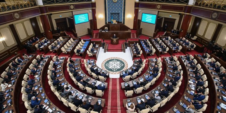 Құрылтайдың алғашқы сессиясында маңызды кадрлық шешімдер қабылданды