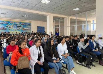 Есірткісіз болашақ: Шымкентте жастар арасындағы нашақорлыққа қарсы күрес шаралары өтуде