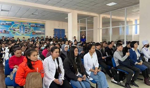 Есірткісіз болашақ: Шымкентте жастар арасындағы нашақорлыққа қарсы күрес шаралары өтуде