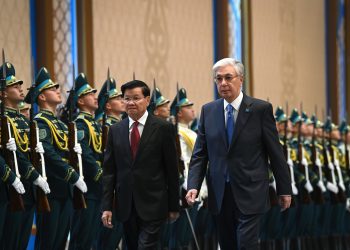 Лаос Президенті Тхонглун Сисулит Қазақстанға ресми сапармен келді