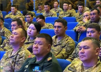 Шымкент гарнизонында әскери қызметшілермен құқықтық профилактикалық кездесу өтті