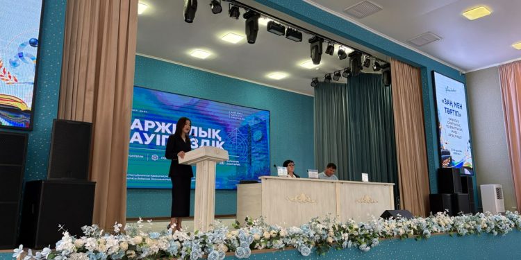 Шымкентте бірінші курс студенттеріне қаржылық қауіпсіздік мәселелері түсіндірілді