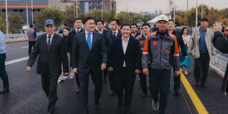 По поручению Президента: В Шымкенте открыли новую транспортную развязку