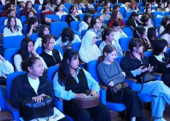 Шымкентте жас суретші Ануланың «Жерұйық» атты жеке көрмесі ашылды