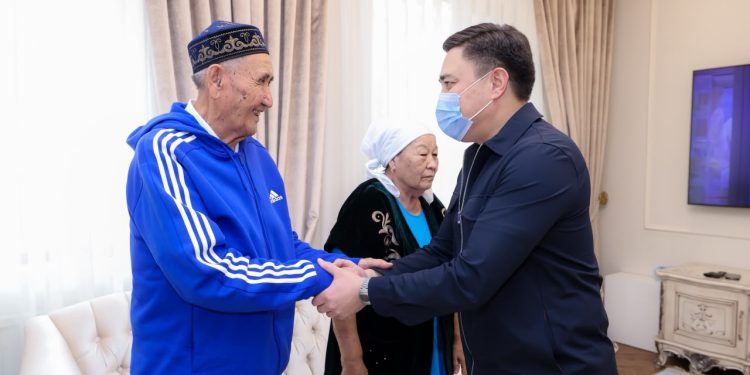 Шымкентте аға буын өкілдеріне құрмет көрсетілді